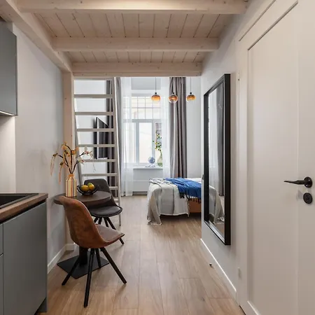 דירה Charming Old Town Loft *
